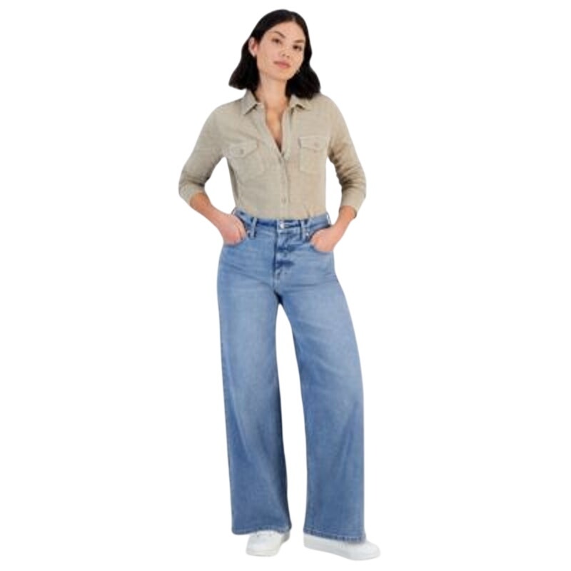 Calvin Klein Jeans Women's High-Rise Wide-Leg Jeans in Light Blue Chalet Wash