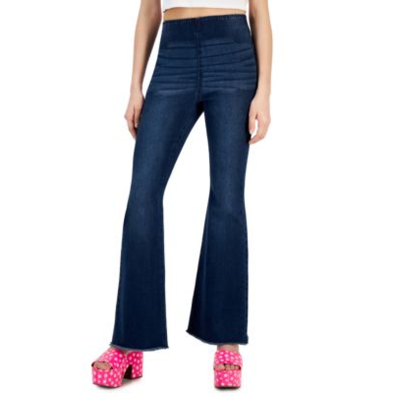 Tinseltown Juniors Pull-On Flare Leg Jeans in Medium Wash