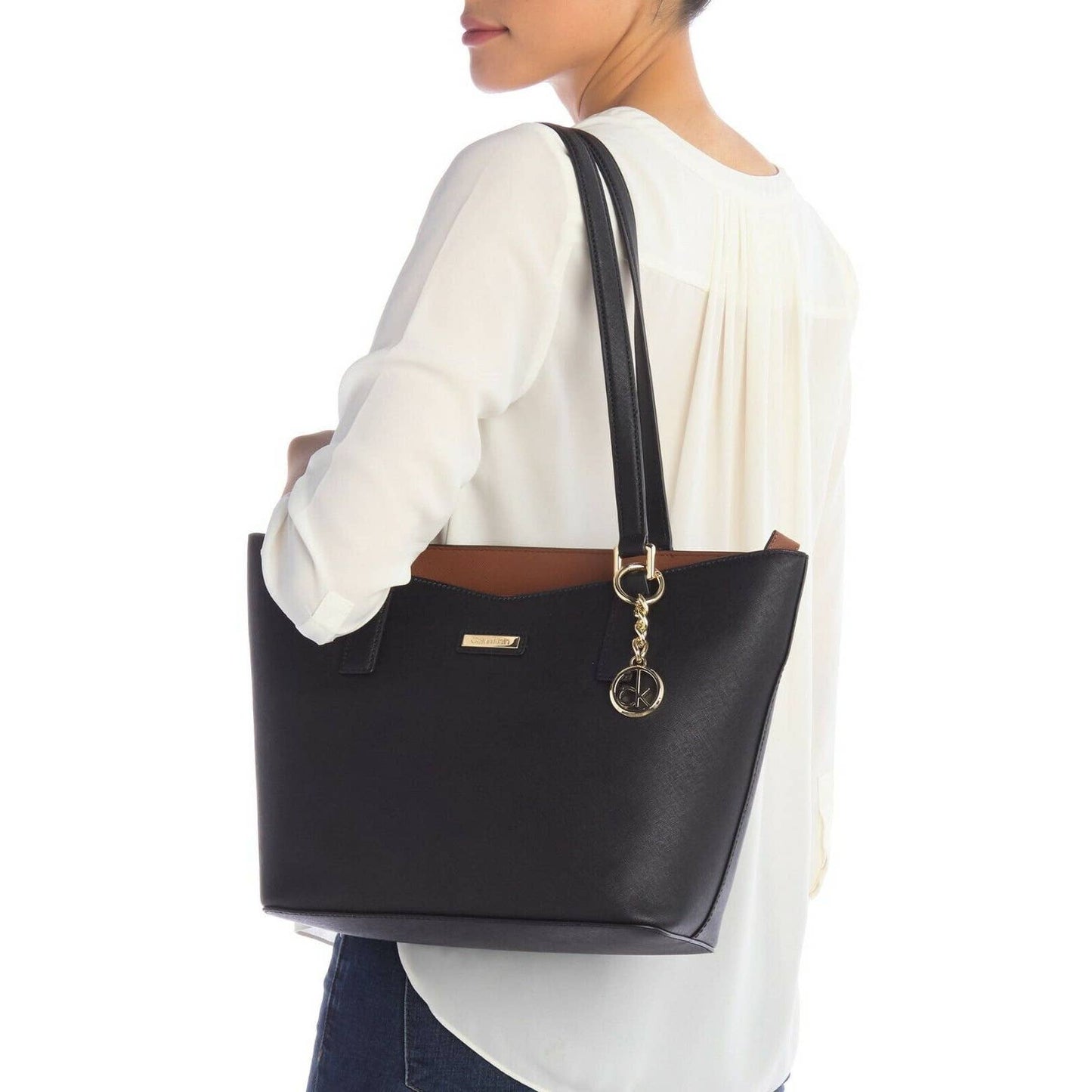 CALVIN KLEIN KEY SAFFIANO LEATHER TOTE DOUBLE STRAP, BLACK GOLD