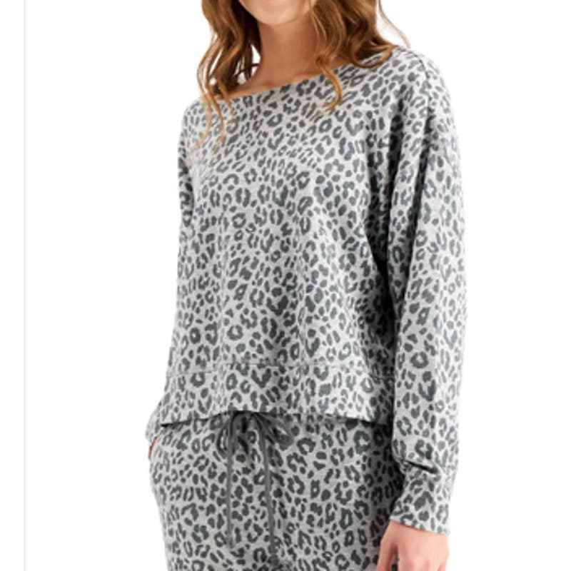 JENNI Women's Gray Leopard Print Long Sleeve Boatneck Pajama Top