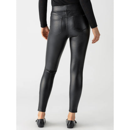 Sanctuary Runway Semi High Rise Legging In Slick Black