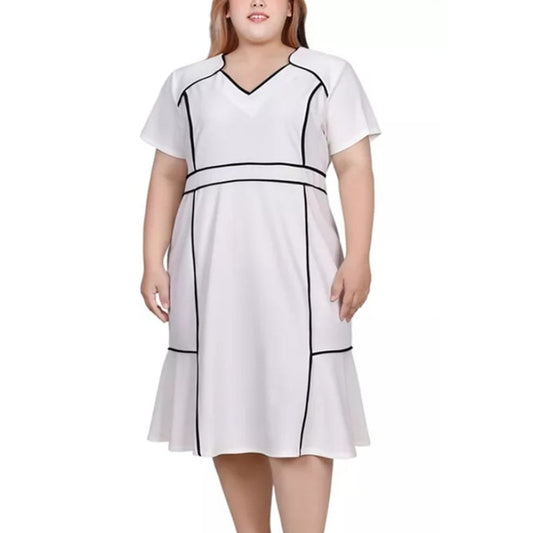 NY Collection Women's Plus Size Short Sleeve Dress in White Black Contrast