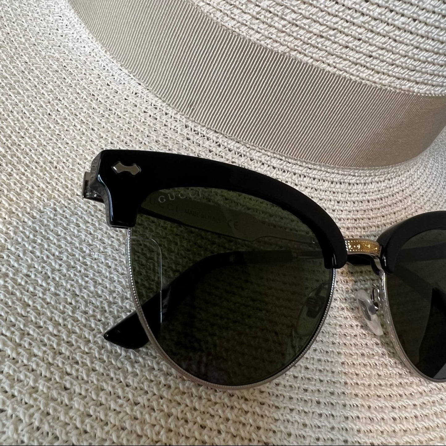 GUCCI Black & Gold Sunglasses w/ Dust Bag & Velvet Case